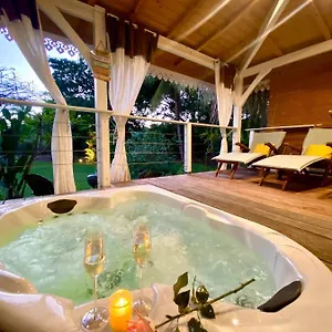 Gaïa - Ti-zen Et Son Jacuzzi Niché Dans Un Jardin Tropical, En Amoureux Le Diamant