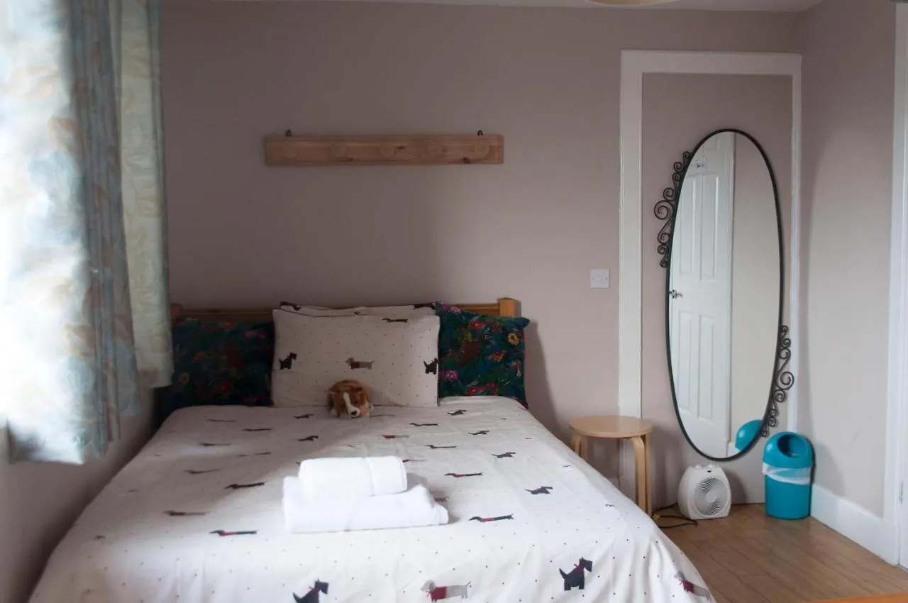 Stunning Castle View Apartment Edinburgh