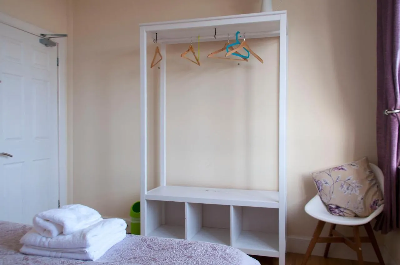 Stunning Castle View Apartment Edinburgh